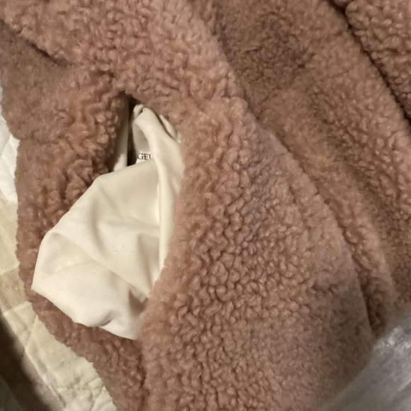 Levi's Quilted Faux Fur Short Teddy Jacket, size M - Picture 16 of 16